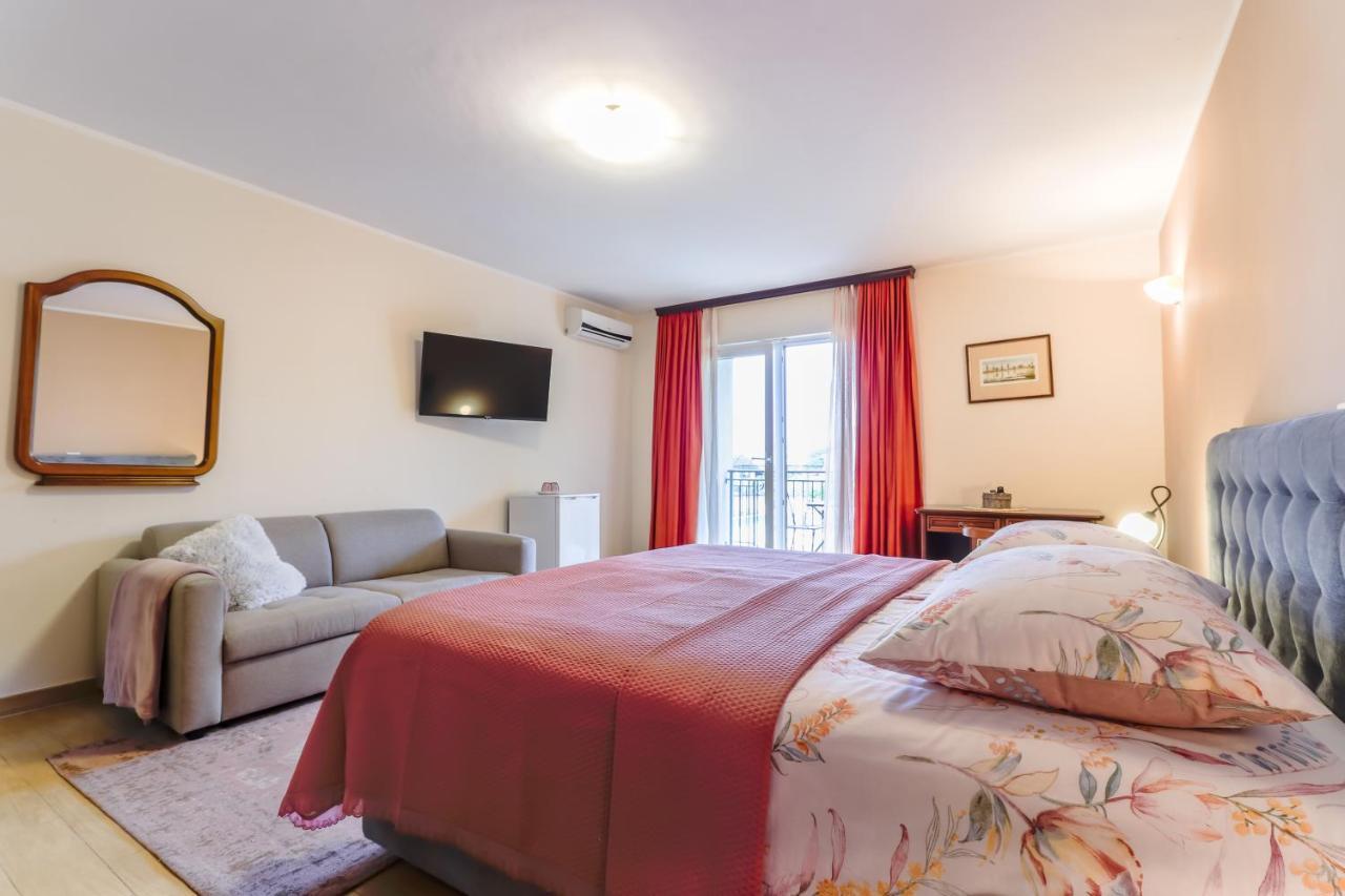 Bed & Breakfast Kastel Žbandaj Exterior foto